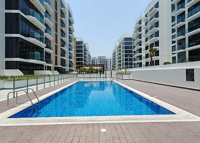 Pool View & 2 Adults 2 Kids & Brand New & Czechin
