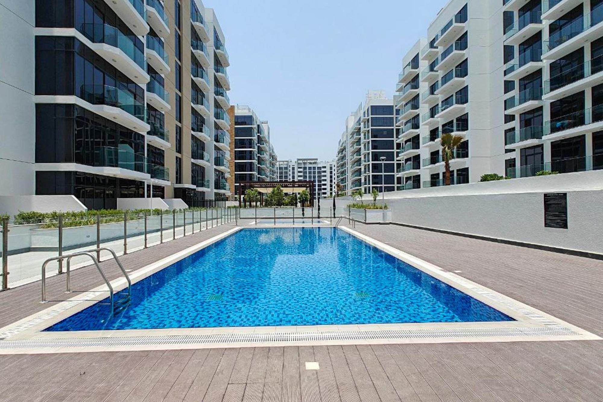 Pool View & 2 Adults 2 Kids & Brand New & Czechin *
