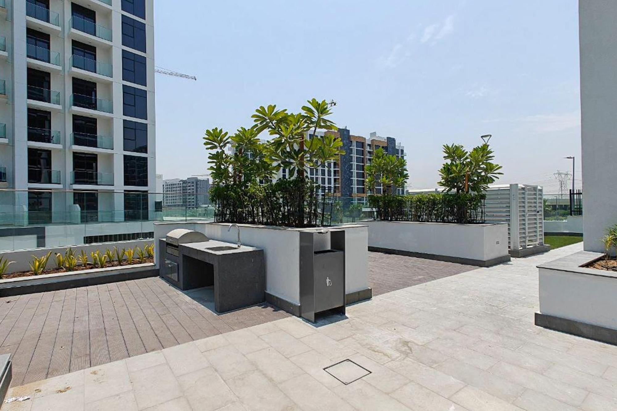 Pool View & 2 Adults 2 Kids & Brand New & Czechin Dubaï