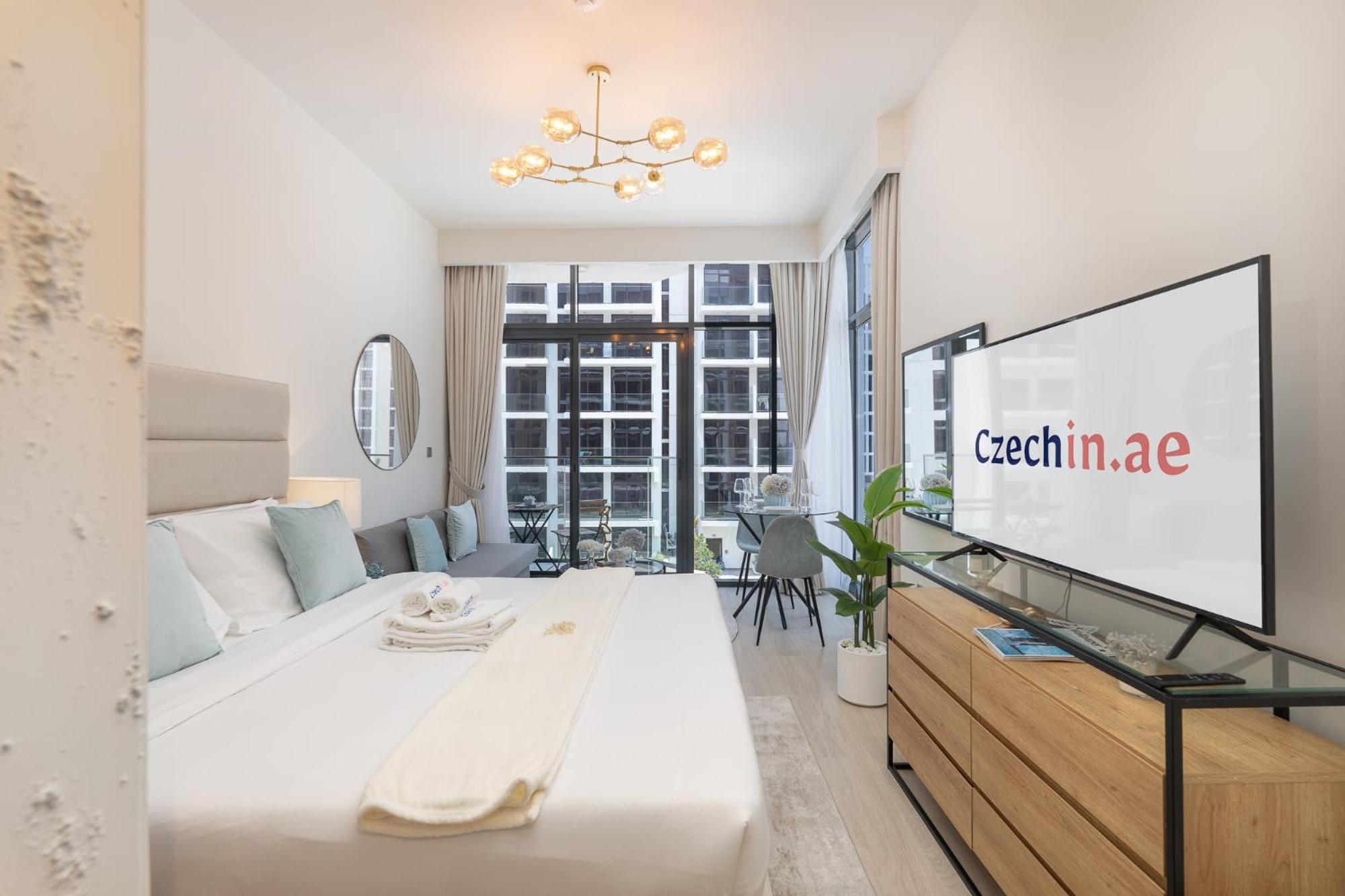 Pool View & 2 Adults 2 Kids & Brand New & Czechin Dubaï