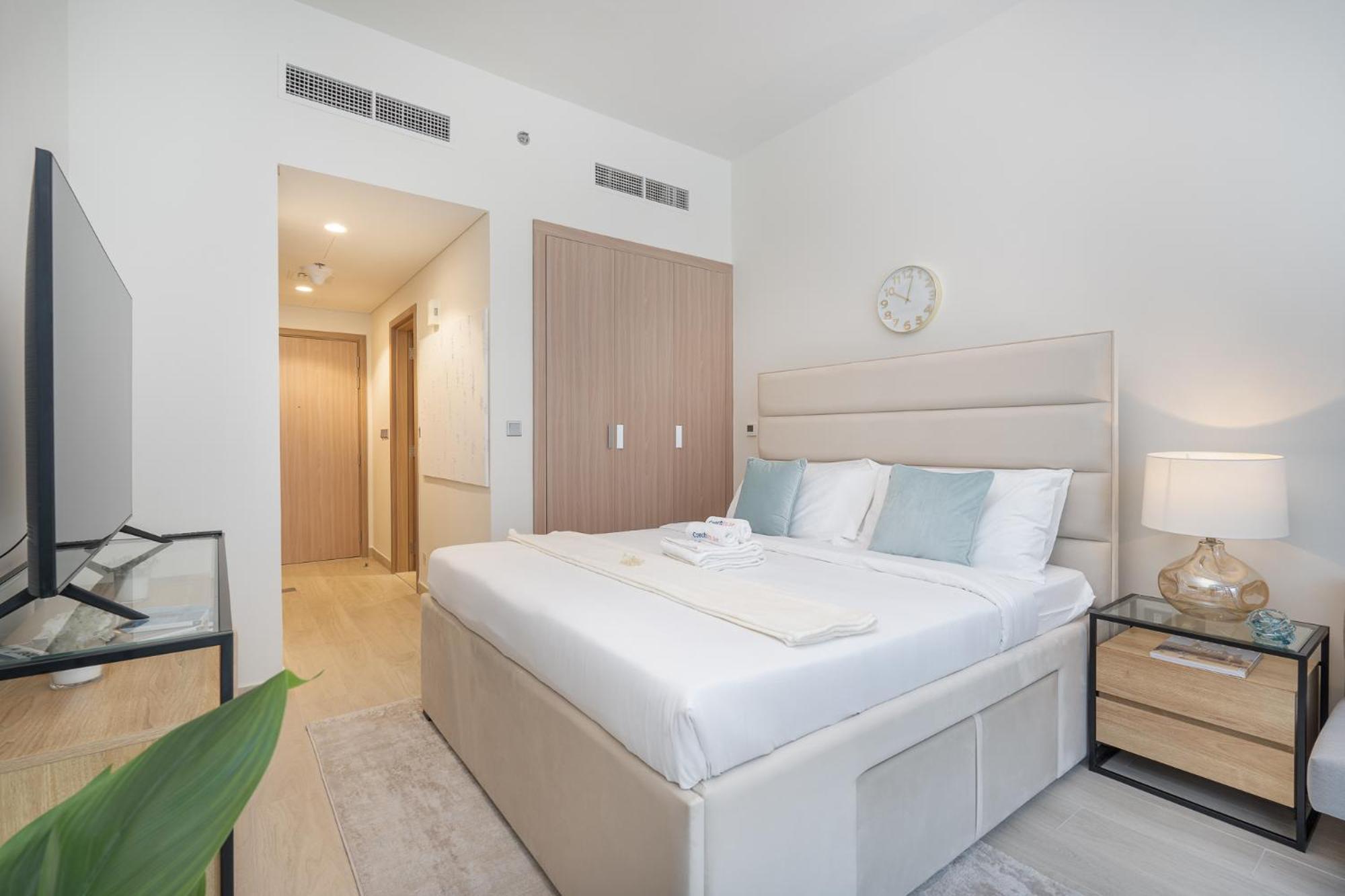 Pool View & 2 Adults 2 Kids & Brand New & Czechin Appartement *